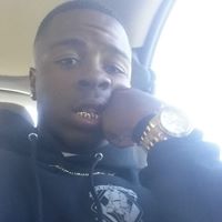 Laron Brown Photo 7
