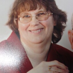 Linda Avery Photo 37