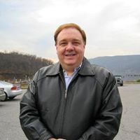 Tom Stevens Photo 40