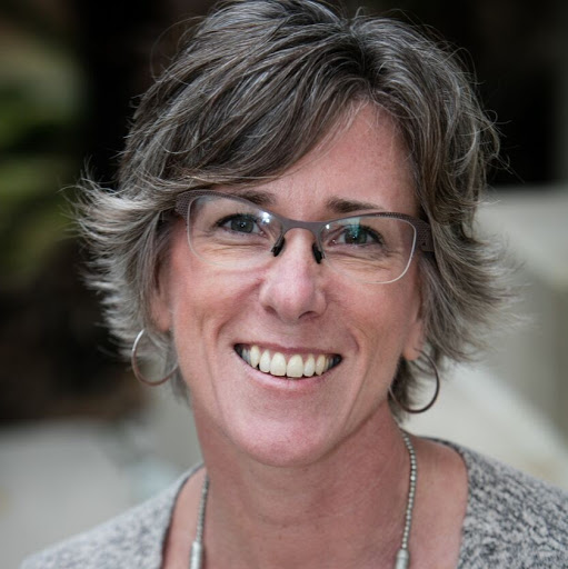 Holly Heine Photo 10