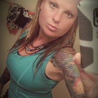 Amber Robertson Photo 4
