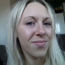 Carrie Davies Photo 27