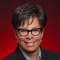 Lynda Pierce Photo 4