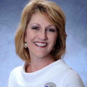 Vicki Smith Photo 26