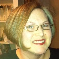 Elizabeth Saunders Photo 25