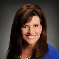 Shelly Davies Photo 29