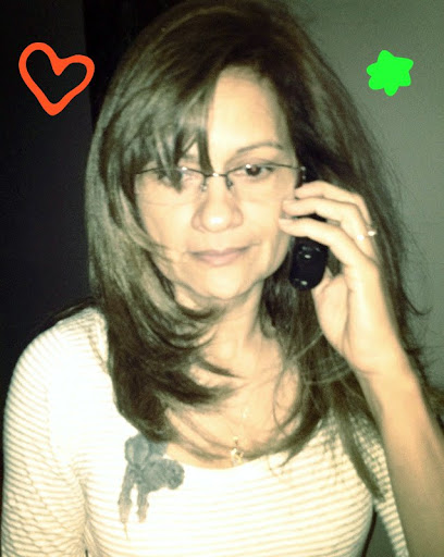 Evelyn Fernandez Photo 20