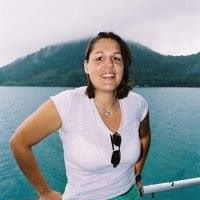 Julie Lau Photo 20