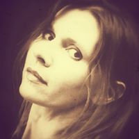 Amy Winter Photo 17