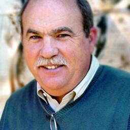 Robert Howell Photo 13