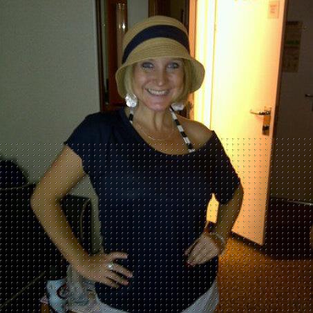 Lea Gardner Photo 17