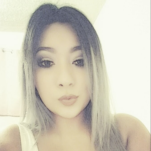 Ana Alvarado Photo 39
