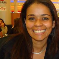 Julie Carvalho Photo 17