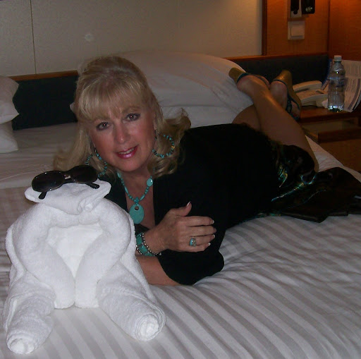 Linda Gilmore Photo 37