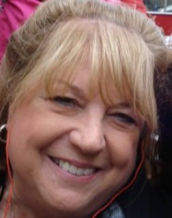 Julie Simpson Photo 10