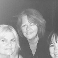 Julie Dowling Photo 11