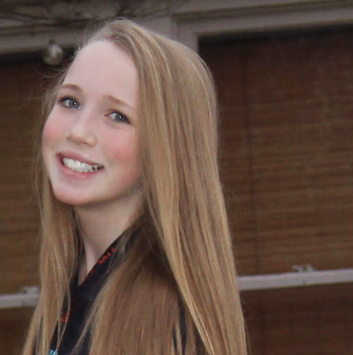 Anna Weis Photo 15