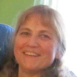 Julie Sutherland Photo 34