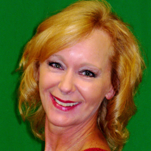 Laura Irwin Photo 30