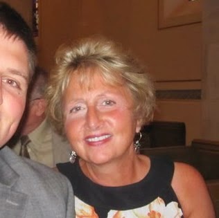 Laurie Brown Photo 37