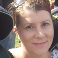 Suzanne Larsen Photo 21