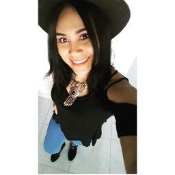 Karen Lara Photo 13