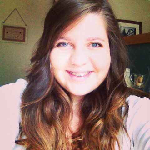 Ellie Hudson Photo 14