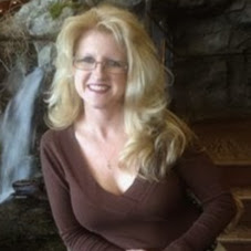 Evelyn Howell Photo 9