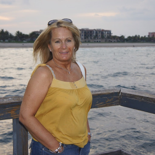 Janet Blackburn Photo 32