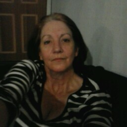 Lisa Hutchins Photo 10
