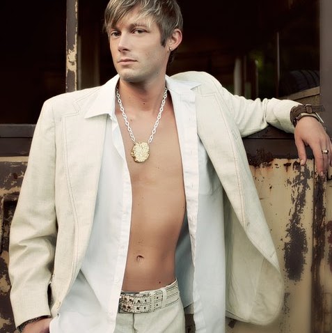 Travis Howe Photo 15