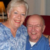 Dee Hutchinson Photo 20