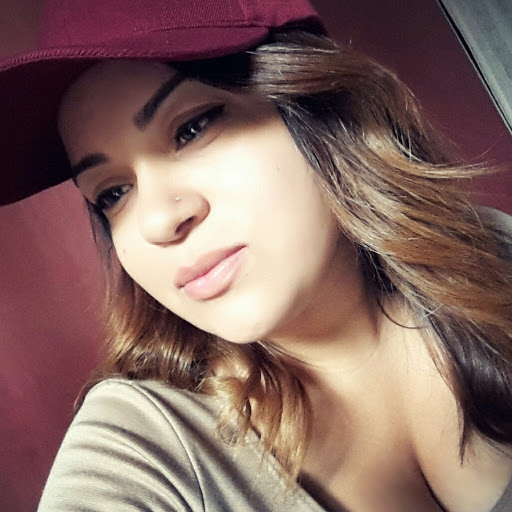Reyna Gutierrez Photo 18