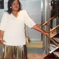 Beverly Tucker Photo 23