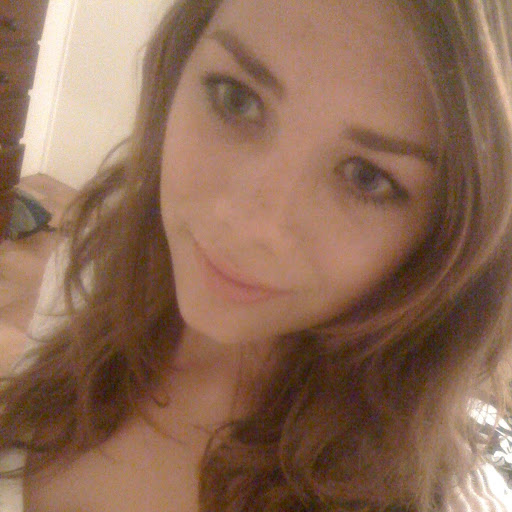 Victoria Andrews Photo 25
