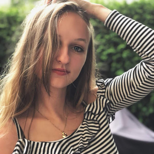 Vanessa Barton Photo 13