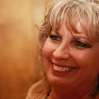 Vicki Lane Photo 26
