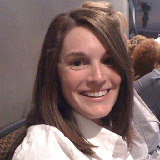 Stephanie Thompson Photo 29