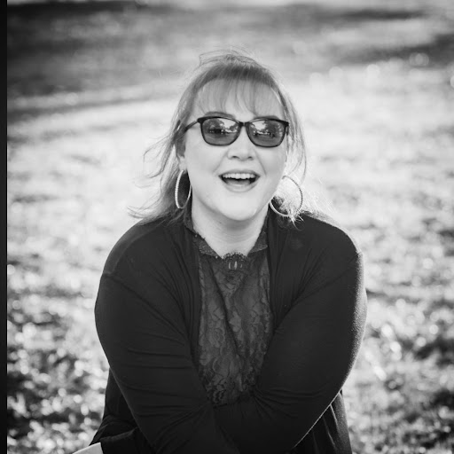 Christina Youngblood Photo 35