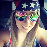 Niki Clark Photo 14