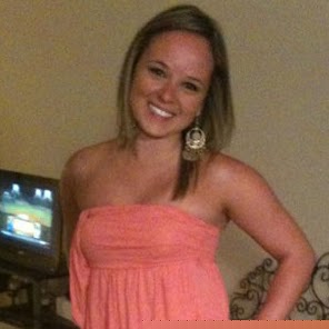 Elisabeth Miller Photo 17