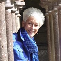 Suzanne Foster Photo 40
