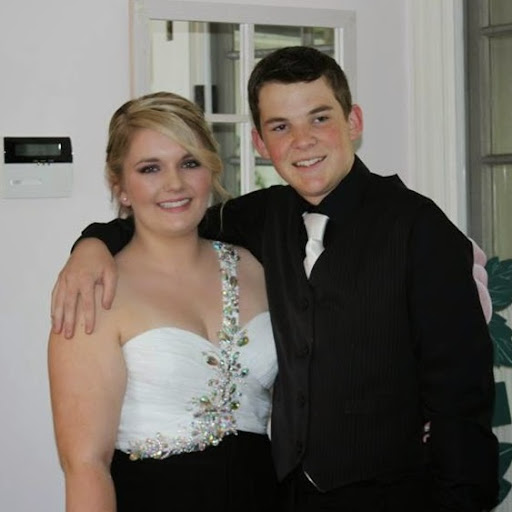 Deanna Gordon Photo 7