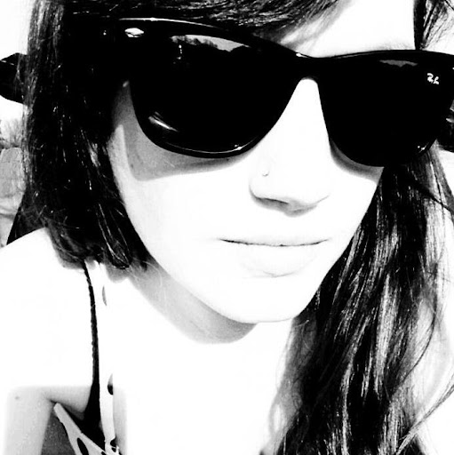 Danielle Gray Photo 30