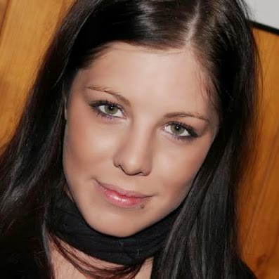 Crystal Richardson Photo 37