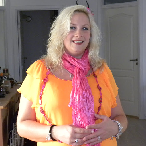 Annette Olsen Photo 33