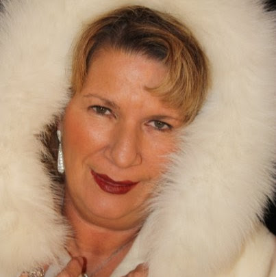 Linda Cooke Photo 32