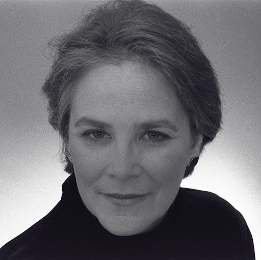 Joyce Pike Photo 5