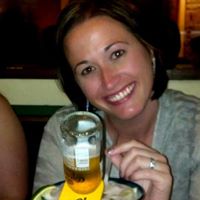 Holly Reynolds Photo 31