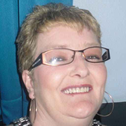 Sharon Reynolds Photo 9